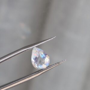 Moonstone Arcoíris corte Pera 1.80ct