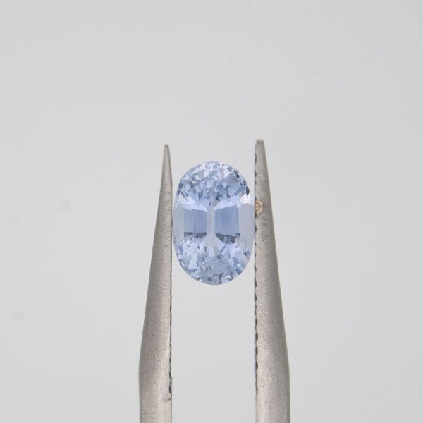 Zafiro Azul Lavanda corte Oval 0.99 ct