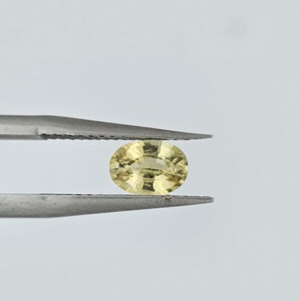 Zafiro Amarillo Lima corte Oval 0.76 ct