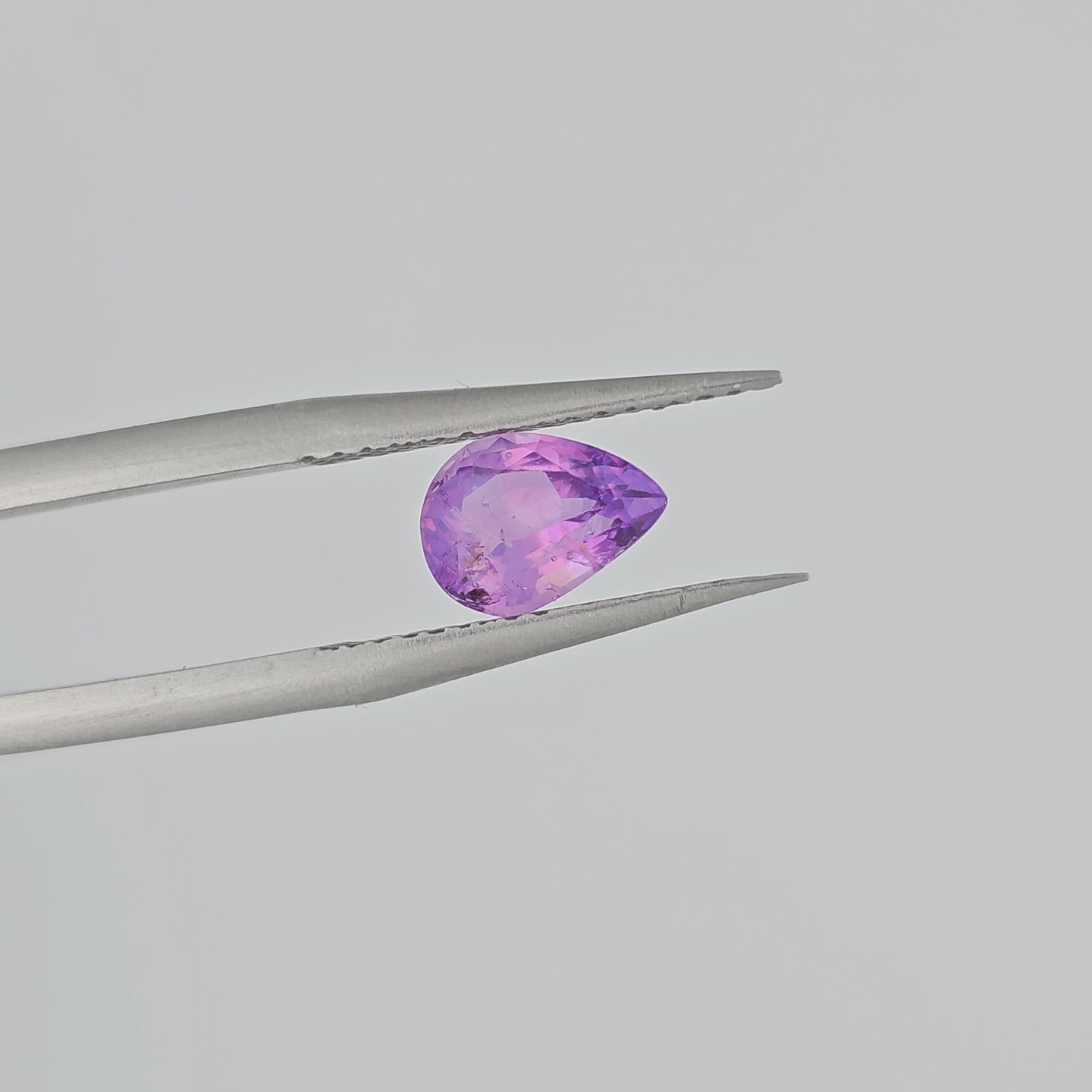 Zafiro Milky Bicolor corte Pera 1.12ct