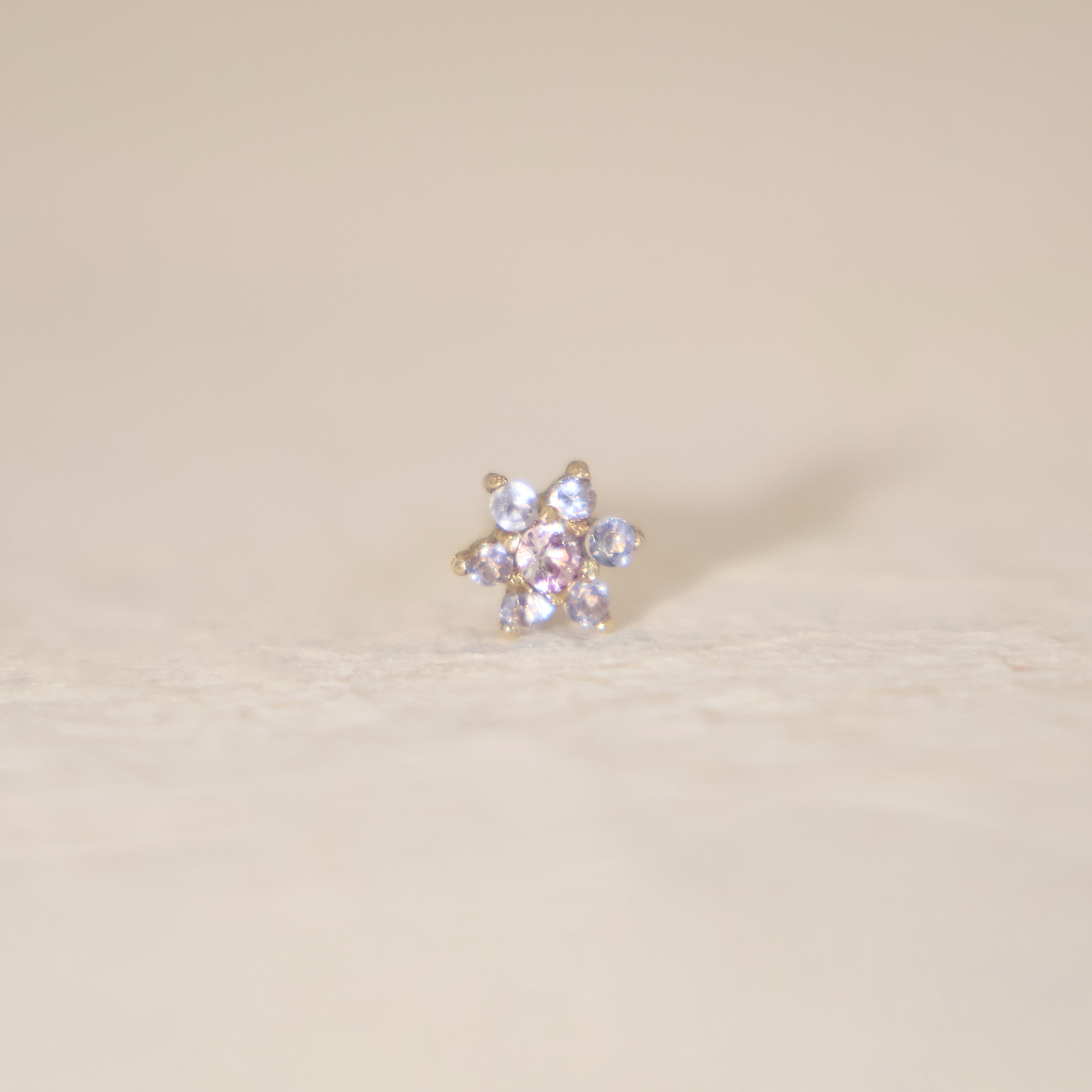 Piercing Daisy Tanzanita * Oro Amarillo 14k