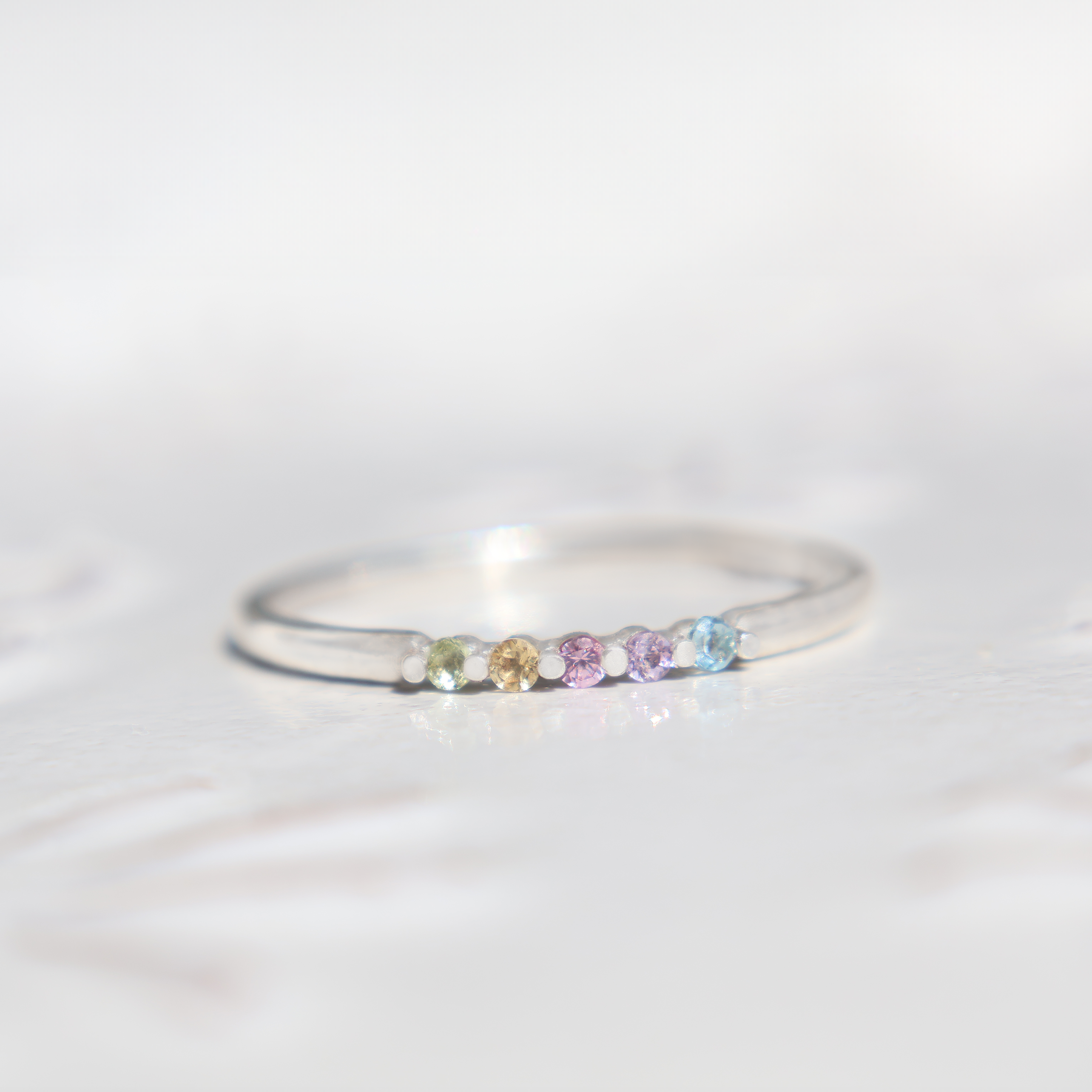 Anillo Mara Arcoíris Pastel