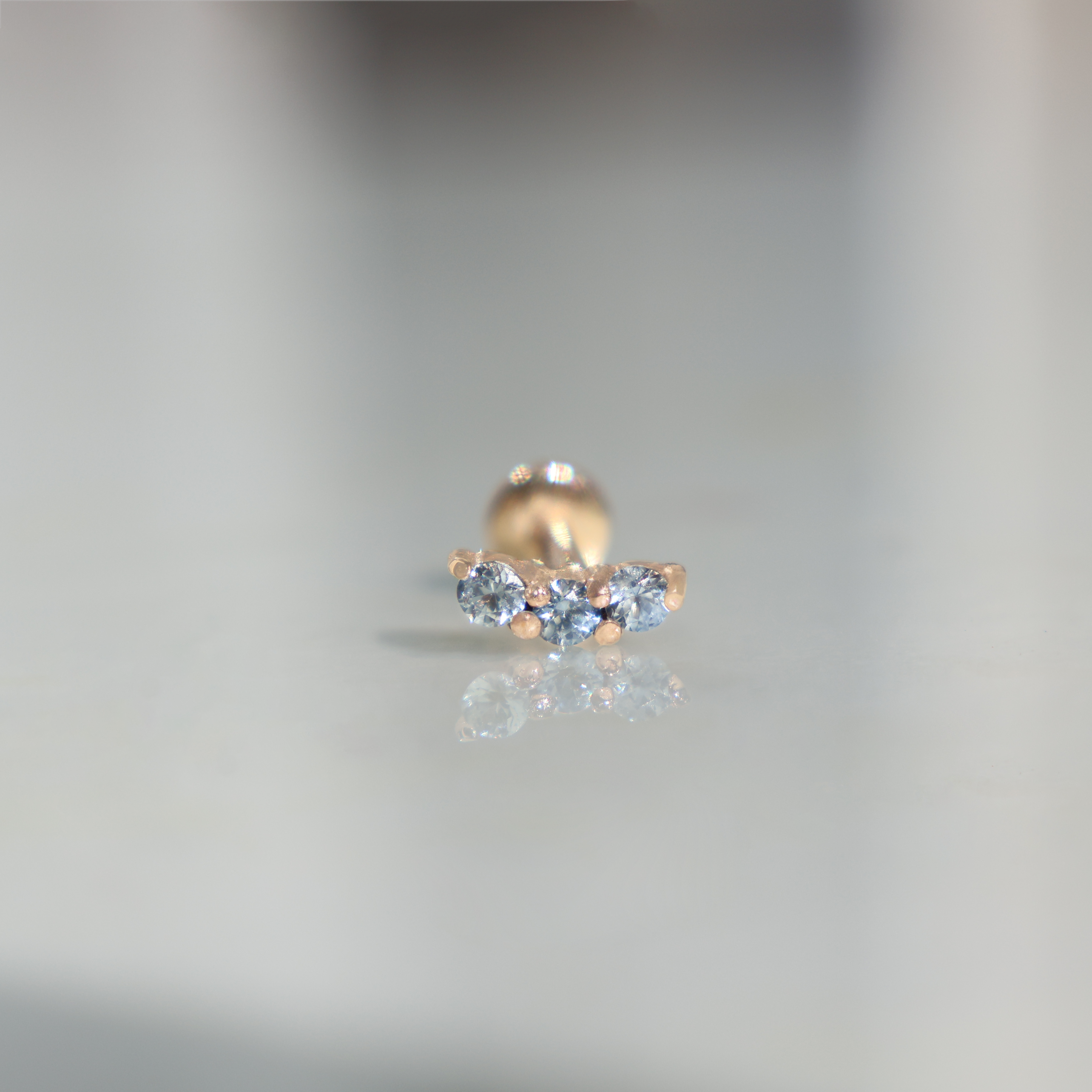 Flat Back Nubecita Zafiro Baby Blue * Oro Amarillo 14k