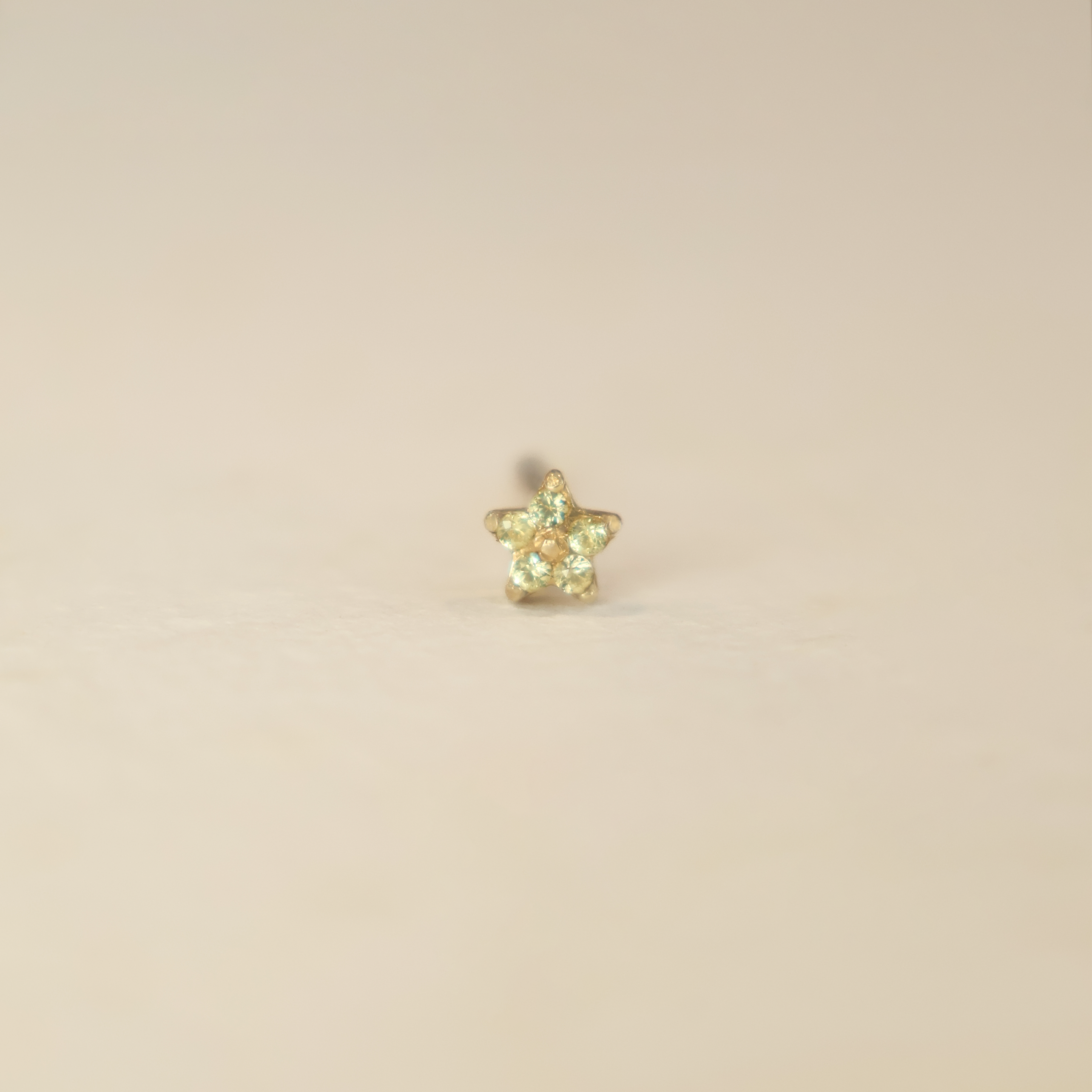Piercing Delta Zafiro Amarillo * Oro Amarillo 14k