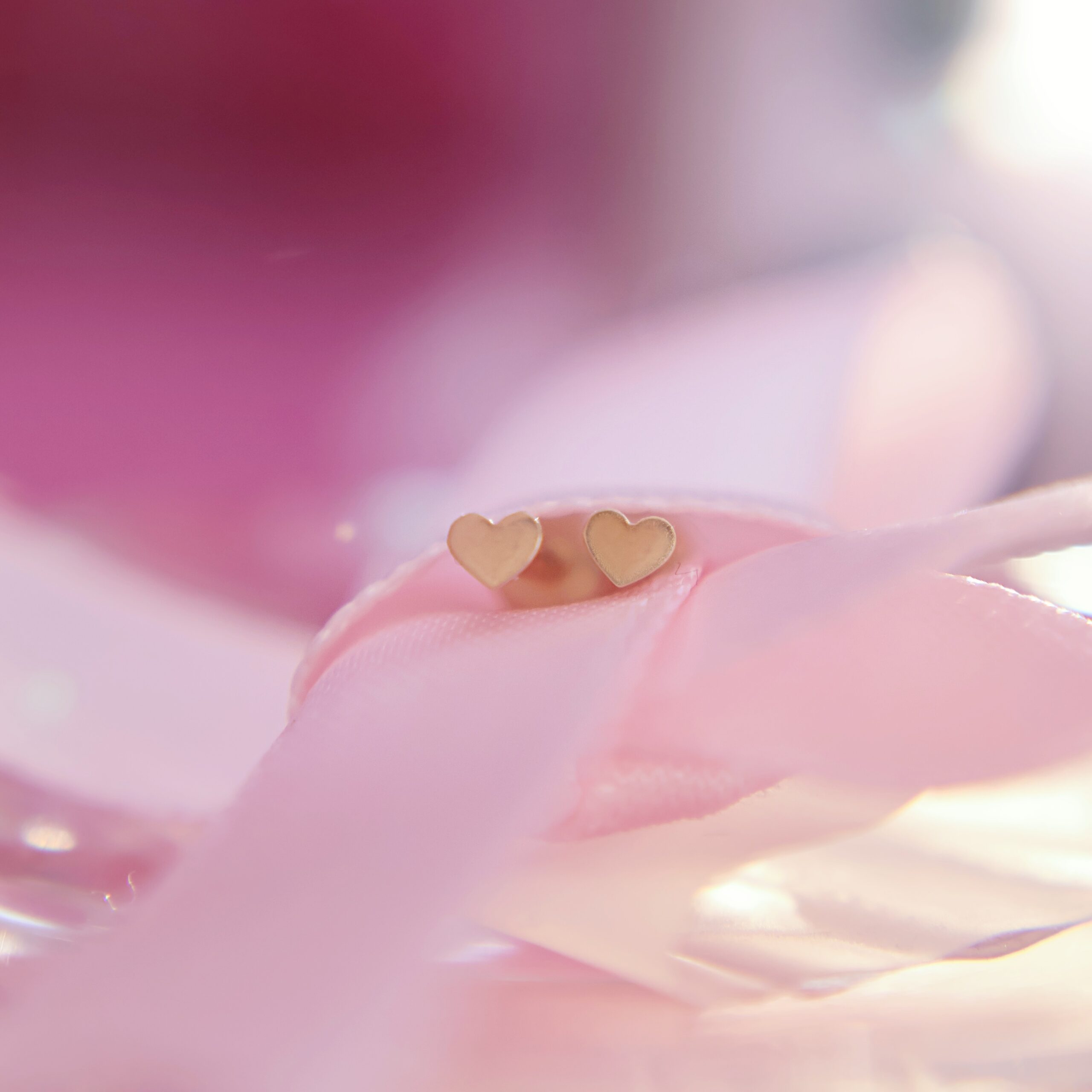 Flat Back Corazón * Oro Rosa 14k