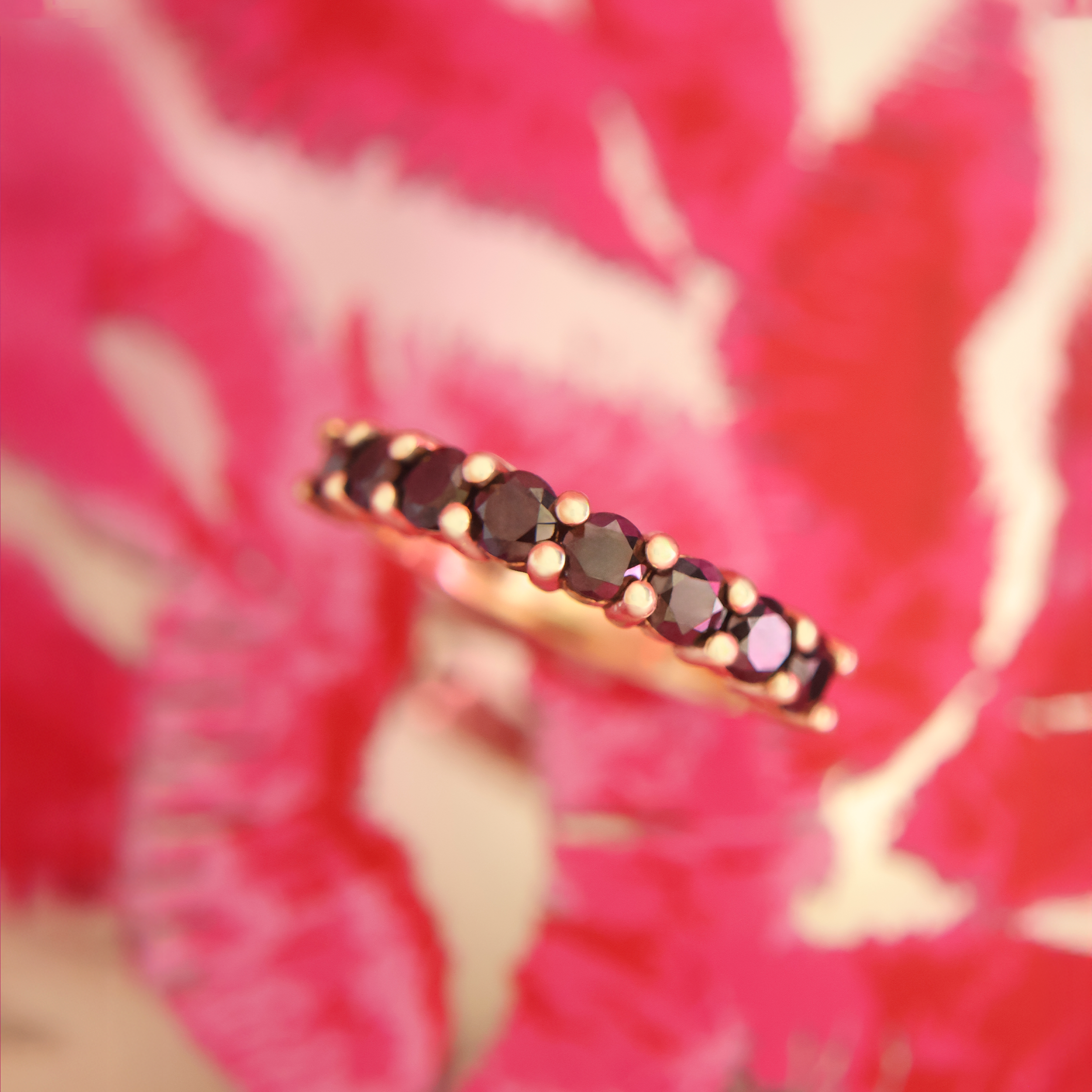 Media Churumbela Luisa con Diamantes Negros * Oro Amarillo 14k Talla 5