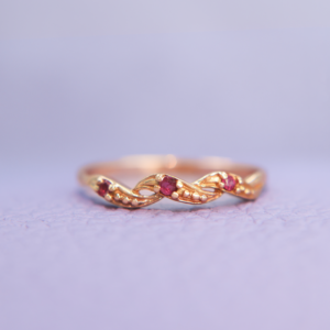 Anillo Beatriz de Rubies * Oro Amarillo 14k Talla 8