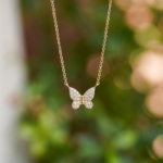 Collar Mariposa con Pavé de Diamantes * Oro Amarillo 14k